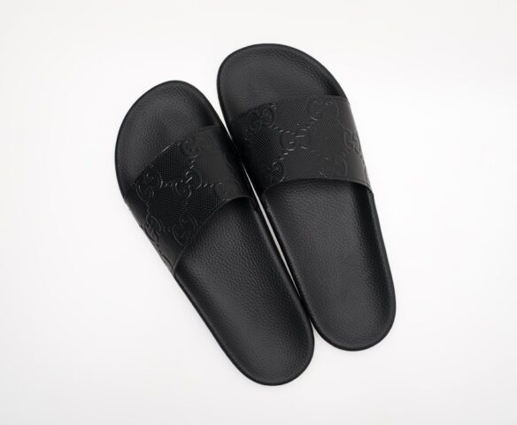 Сланцы Gucci all black