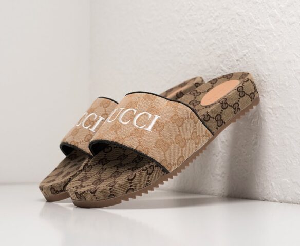 Сланцы Gucci бежевые