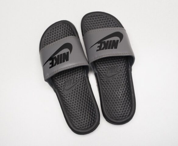 Сланцы Nike grey Сланцы Nike grey