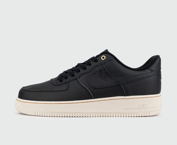 Nike Air Force 1 Low Black / White Leather Nike Air Force 1 Low Black / White Leather