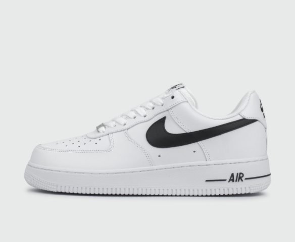 Nike Air Force 1 Low White / Black Nike Air Force 1 Low White / Black
