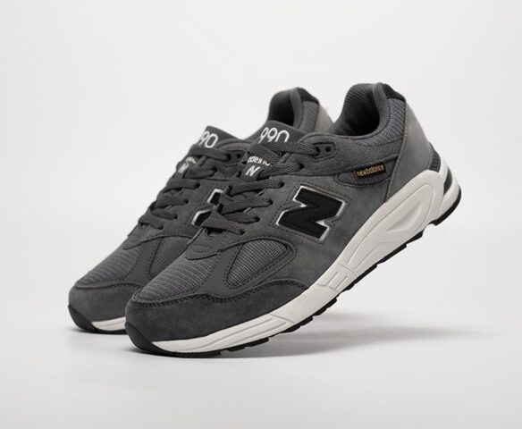 New Balance 990 v2 grey suede