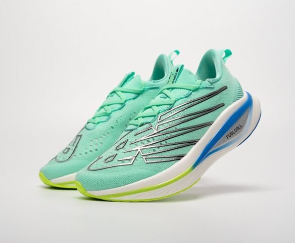 New Balance FuelCell SC Elite v3 зеленые