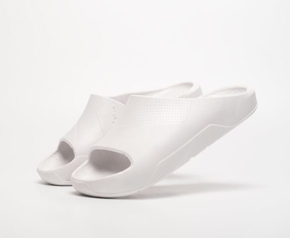 Сланцы Nike Air Jordan 3 Сланцы Nike Air Jordan 3